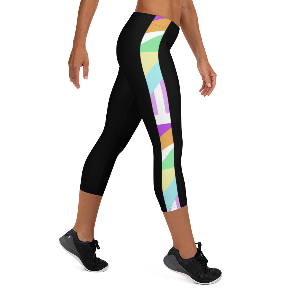 Tria Svart Capri Yoga Tights Med Abstrakt Tryck